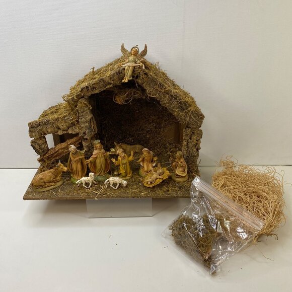 Handcrafted Nativity Scene Set With Figurines & Accessories - Picture 7 of 13